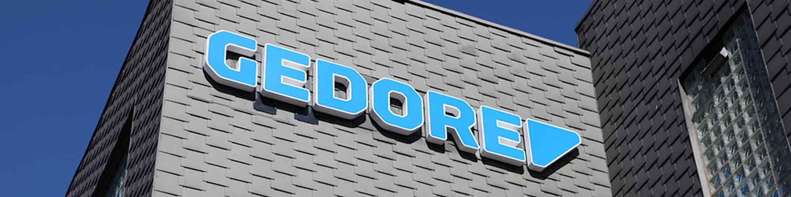 Gedore Gebäude des Hauptsitzes in Remscheid mit Logo an der Fassade