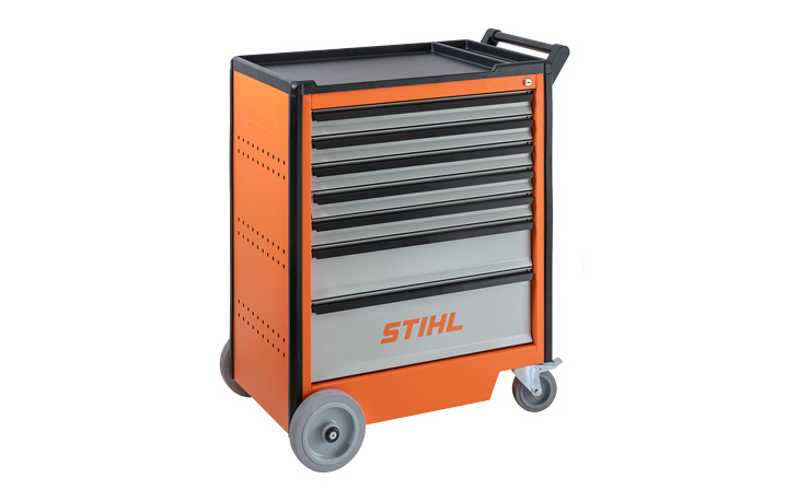Voll ausgestatteter STIHL Werkstattwagen mit dem Premium-Werkzeugsortiment von GEDORE für höchste Ansprüche.