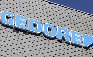 Fassade des GEDORE Hauptsitzes in Remscheid mit dem Logo