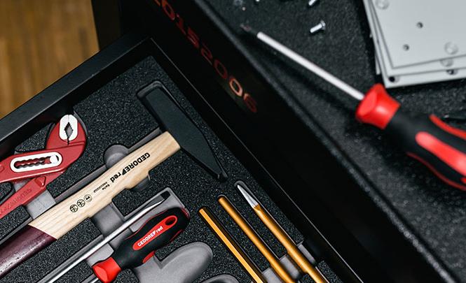 Gedore red Tools in einer Werkstattwagenschublade