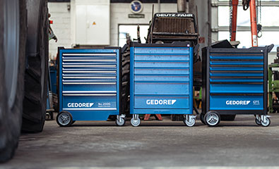 drei Gedore Werkzeugwagen